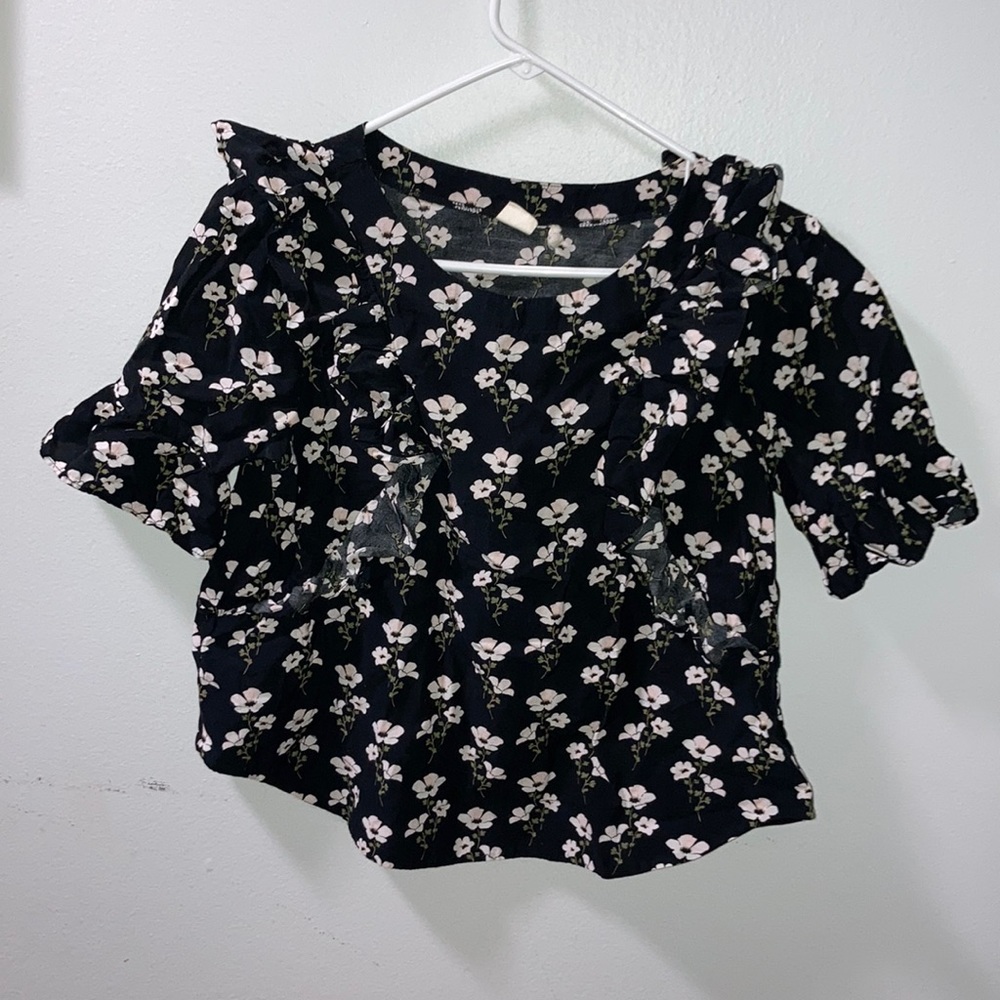A Excellent condition top for spring!